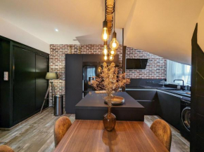 Studio Confort Centre-Ville: Cuisine Équipée, Clim, WiFi, Netflix, Proche Gare et Bus Gratuits - FR-1-591-542